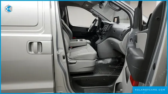 HYUNDAI STAREX 3-SEATER VAN