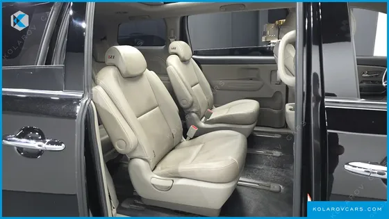 KIA CARNIVAL 9-SEATER LUXURY