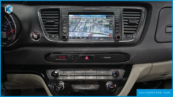 KIA CARNIVAL 9-SEATER LUXURY