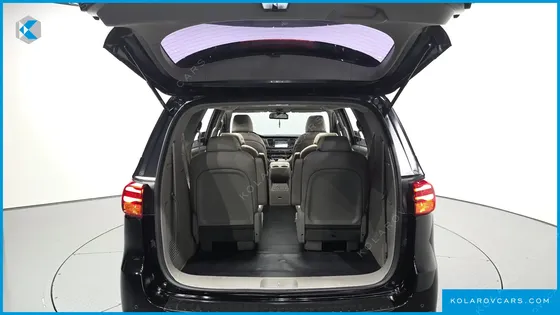 KIA CARNIVAL 9-SEATER LUXURY