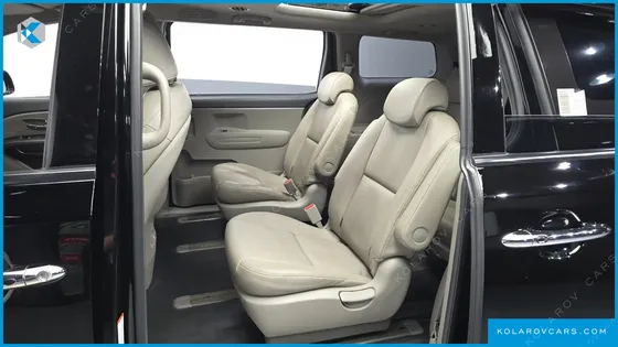 KIA CARNIVAL 9-SEATER LUXURY