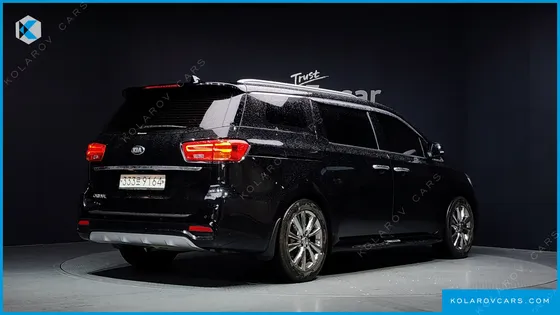 KIA CARNIVAL 9-SEATER NOBLESSE