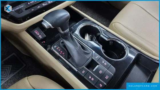 KIA CARNIVAL 9-SEATER NOBLESSE