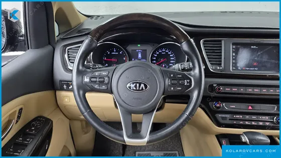 KIA CARNIVAL 9-SEATER NOBLESSE