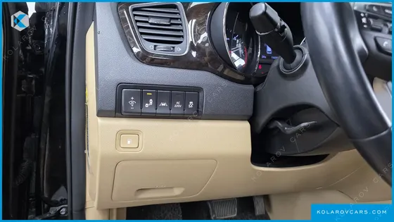 KIA CARNIVAL 9-SEATER NOBLESSE