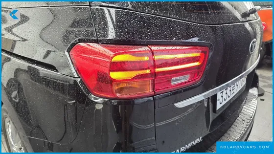 KIA CARNIVAL 9-SEATER NOBLESSE