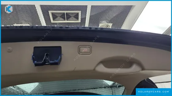 KIA CARNIVAL 9-SEATER NOBLESSE