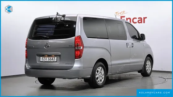 HYUNDAI STAREX 5-SEATER VAN
