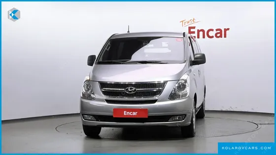 HYUNDAI STAREX 5-SEATER VAN