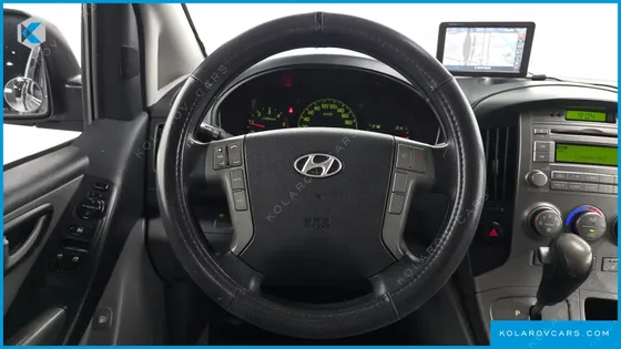 HYUNDAI STAREX 5-SEATER VAN