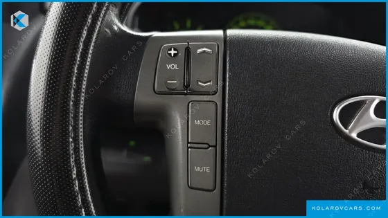 HYUNDAI STAREX 5-SEATER VAN