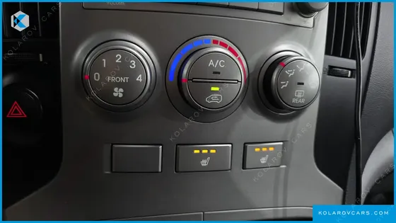 HYUNDAI STAREX 5-SEATER VAN