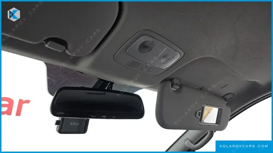 HYUNDAI STAREX 5-SEATER VAN