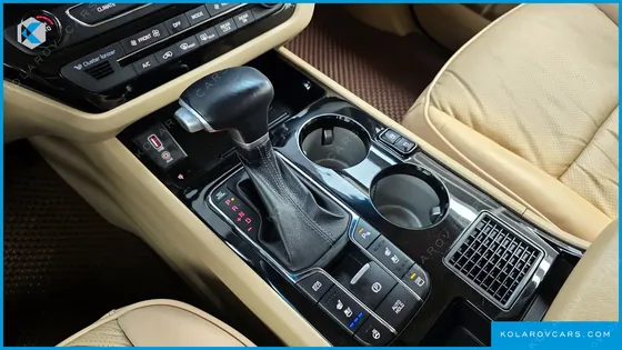 KIA CARNIVAL 9-SEATER HI-LIMOUSINE