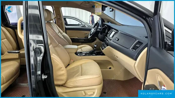 KIA CARNIVAL 9-SEATER HI-LIMOUSINE