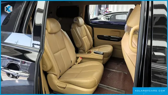 KIA CARNIVAL 9-SEATER HI-LIMOUSINE