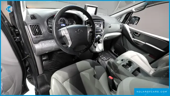 HYUNDAI STAREX 3-SEATER VAN