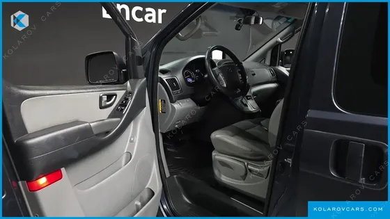 HYUNDAI STAREX 3-SEATER VAN