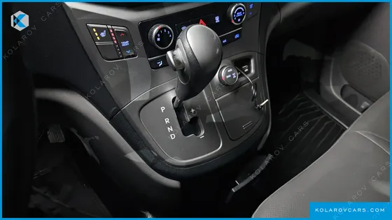 HYUNDAI STAREX 4WD GUARD CAR OF CHIDREN