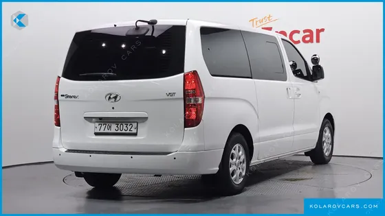 HYUNDAI STAREX 12-SEATER WAGON