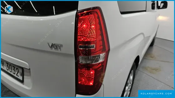 HYUNDAI STAREX 12-SEATER WAGON