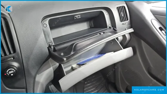 HYUNDAI STAREX 12-SEATER WAGON