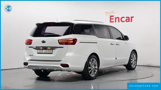 KIA CARNIVAL 9-SEATER LUXURY