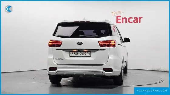 KIA CARNIVAL 9-SEATER LUXURY