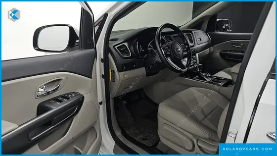 KIA CARNIVAL 9-SEATER LUXURY