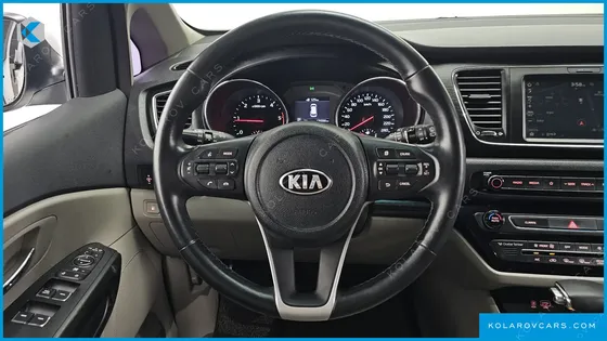 KIA CARNIVAL 9-SEATER LUXURY