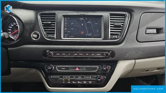 KIA CARNIVAL 9-SEATER LUXURY