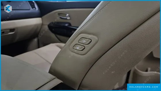 KIA CARNIVAL 9-SEATER NOBLESSE SPECIAL