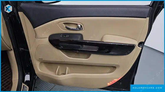 KIA CARNIVAL 9-SEATER NOBLESSE SPECIAL