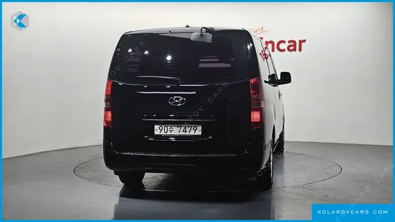 HYUNDAI STAREX 5-SEATER VAN