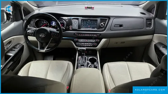 KIA CARNIVAL 7-SEATER LIMOUSINE