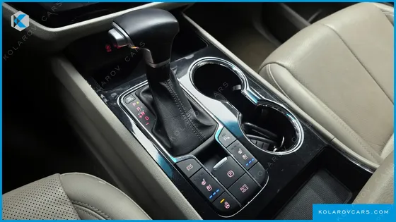 KIA CARNIVAL 7-SEATER LIMOUSINE