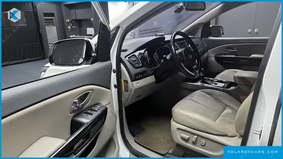 KIA CARNIVAL 7-SEATER LIMOUSINE
