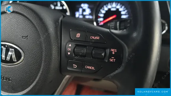 KIA CARNIVAL 9-SEATER PRSTIGE