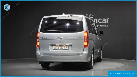 HYUNDAI STAREX 5-SEATER VAN