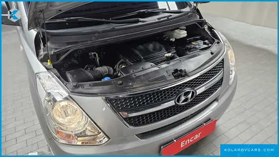 HYUNDAI STAREX 5-SEATER VAN