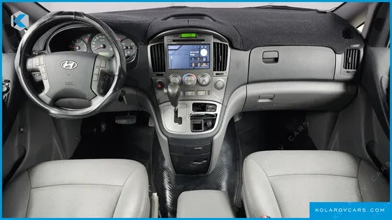 HYUNDAI STAREX 5-SEATER VAN