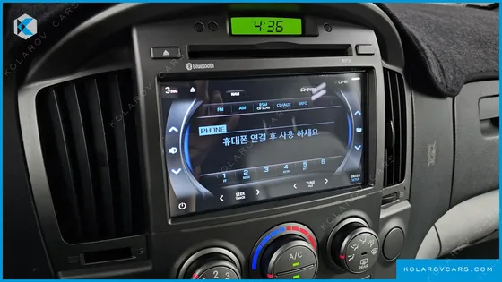 HYUNDAI STAREX 5-SEATER VAN