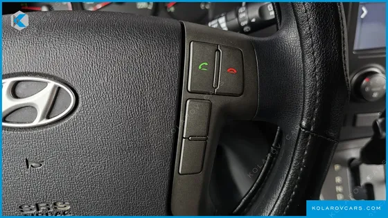 HYUNDAI STAREX 5-SEATER VAN