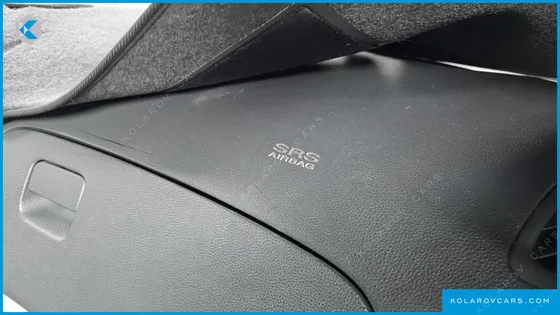 HYUNDAI STAREX 5-SEATER VAN