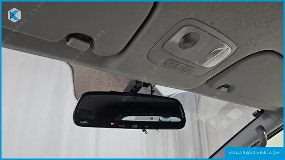 HYUNDAI STAREX 5-SEATER VAN