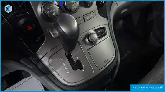 HYUNDAI STAREX 4WD 12-SEATER WAGON