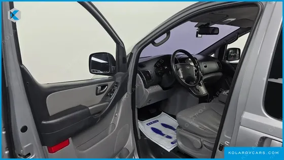 HYUNDAI STAREX 4WD 12-SEATER WAGON
