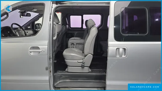 HYUNDAI STAREX 4WD 12-SEATER WAGON