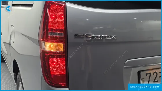 HYUNDAI STAREX 4WD 12-SEATER WAGON