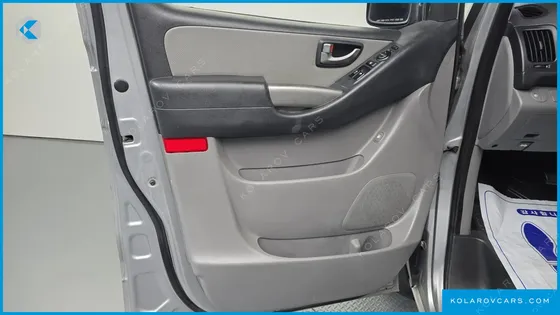HYUNDAI STAREX 4WD 12-SEATER WAGON